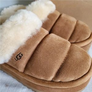 UGG Tazzlita slipper